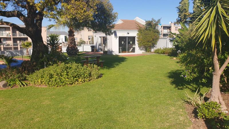 2 Bedroom Property for Sale in Vredekloof East Western Cape